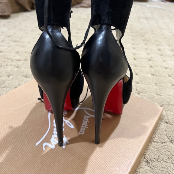 Elegant Black Women's Heels - Picture 3 of 5